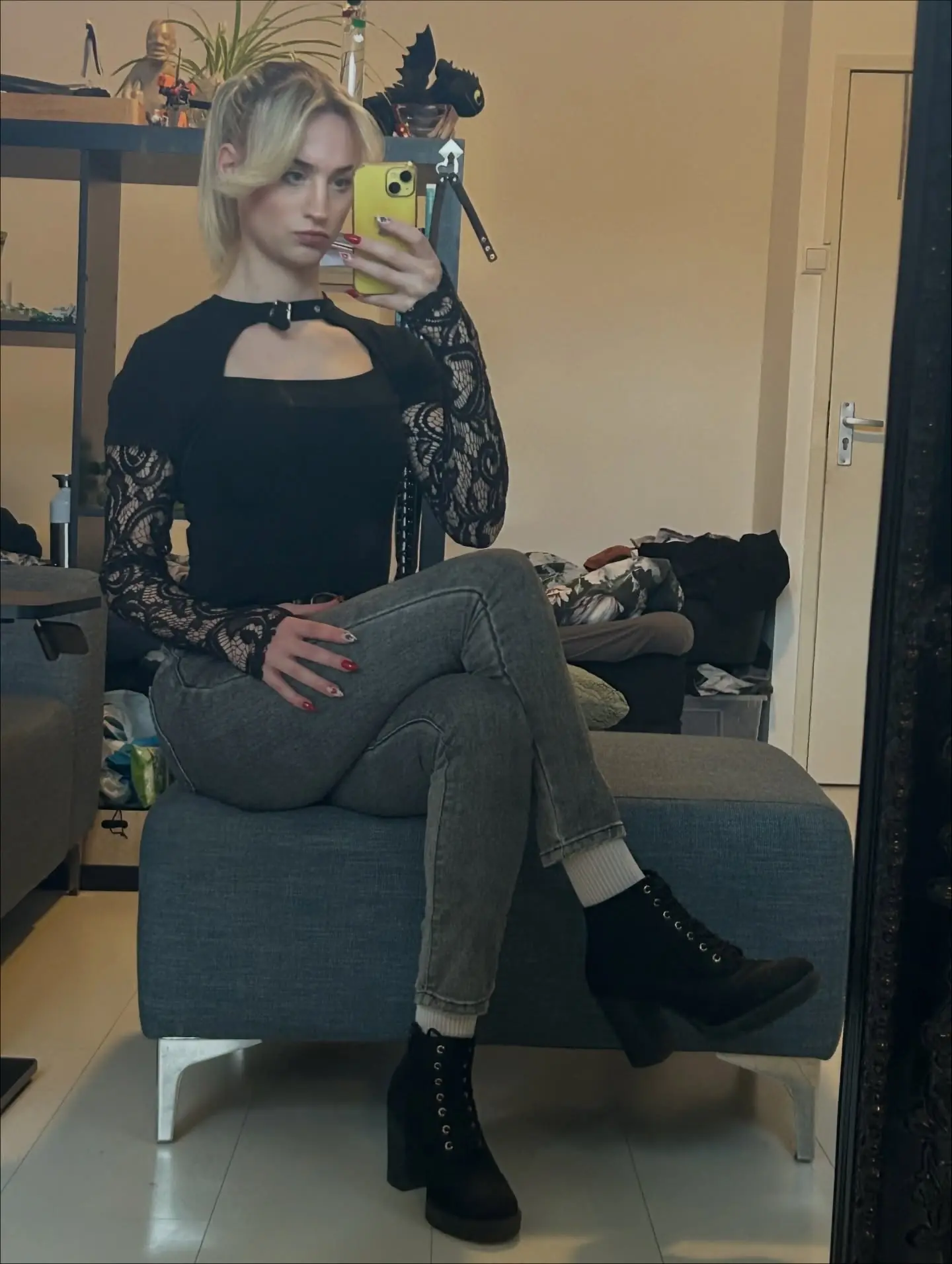 muse trans aux yeux clairs - Image 4