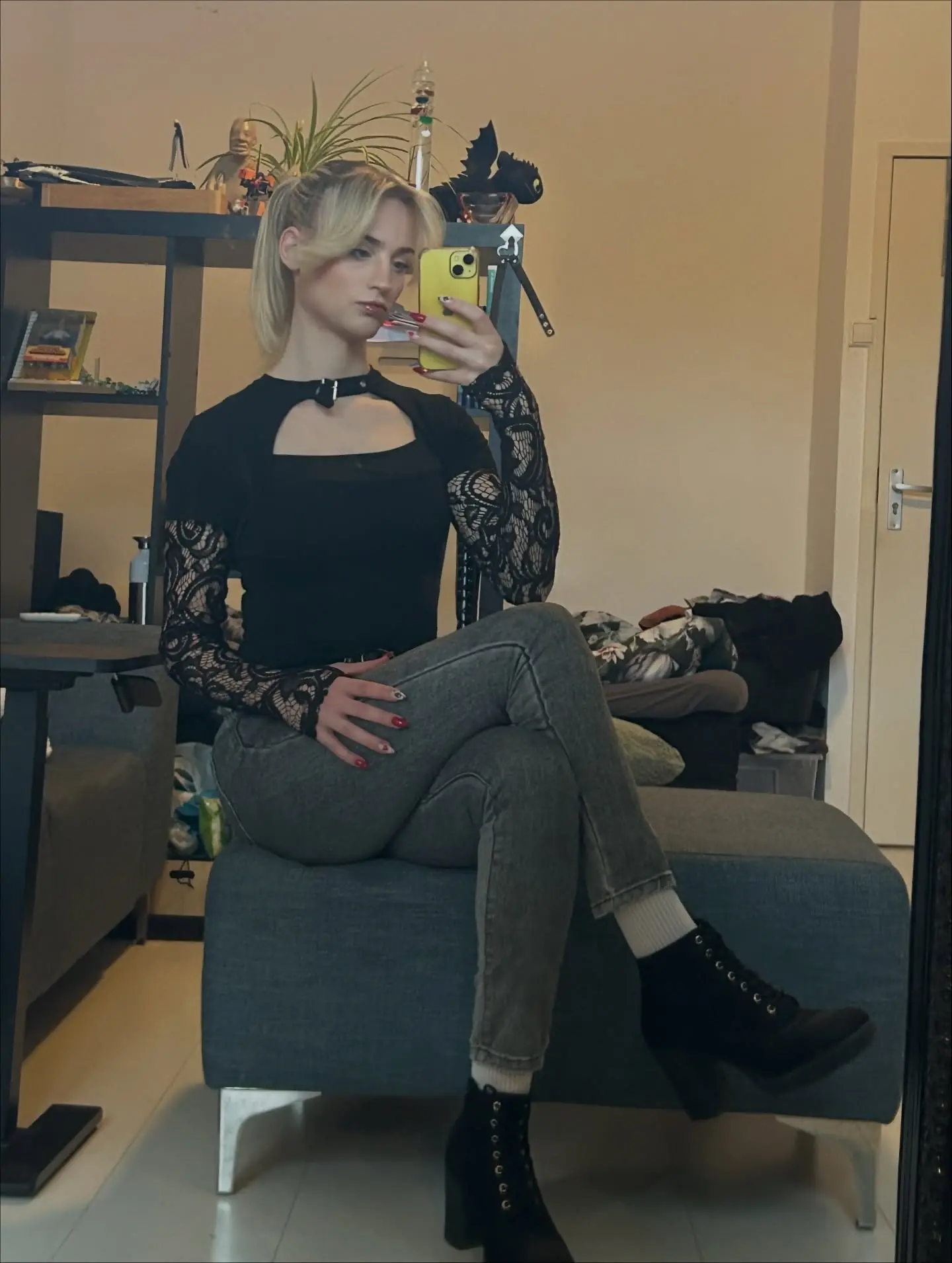 muse trans aux yeux clairs - Image 5