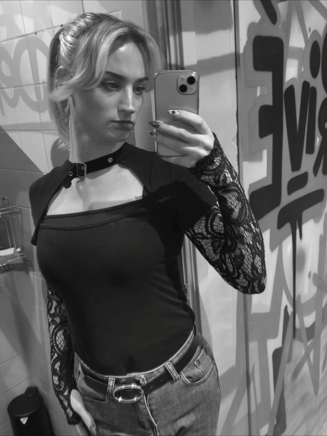 muse trans aux yeux clairs - Image 7